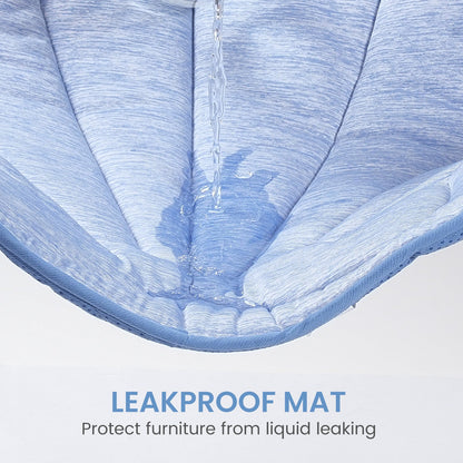 Leakproof pets mat with water droplets demonstrating its effectiveness#color_Blue